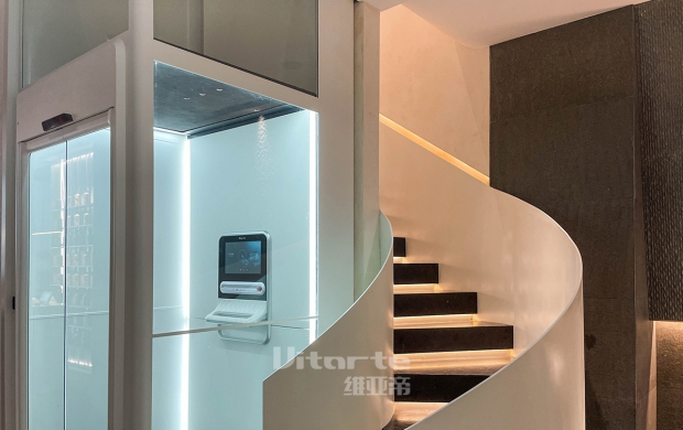 北京家用電梯樓梯中間安裝