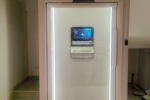 上海家用電梯樓梯中間安裝